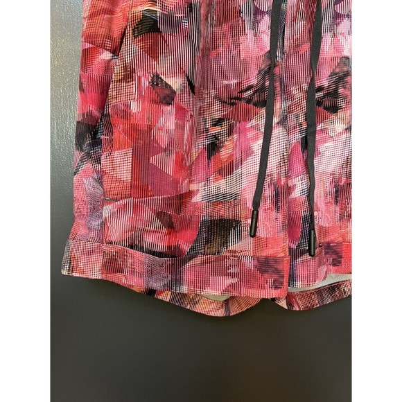 Lululemon Spring Break Away Short Size 2 Pinks & Black Pockets Stretch - Picture 3 of 7